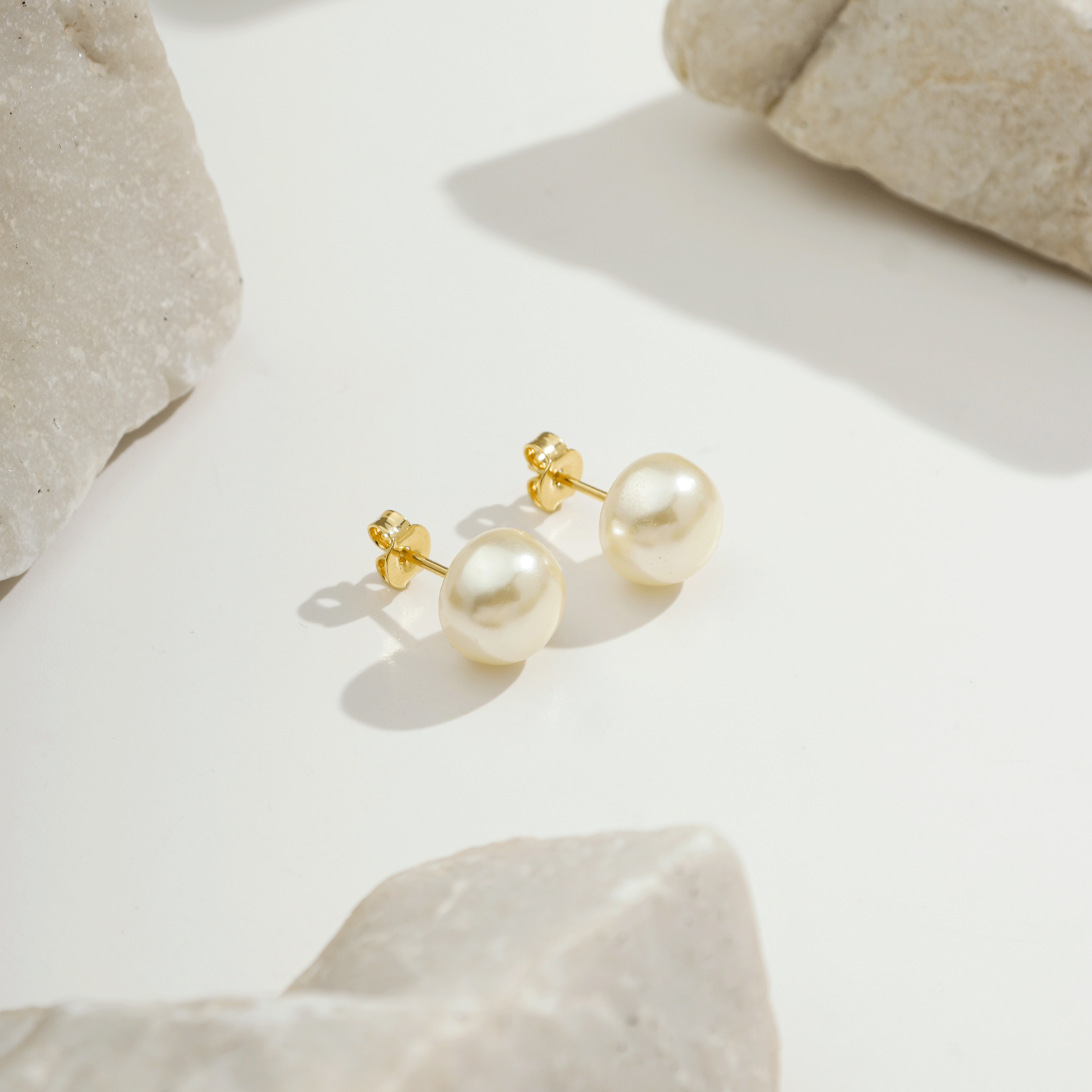 Biancone Half Freshwater Pearl Earrings - Large | Gold