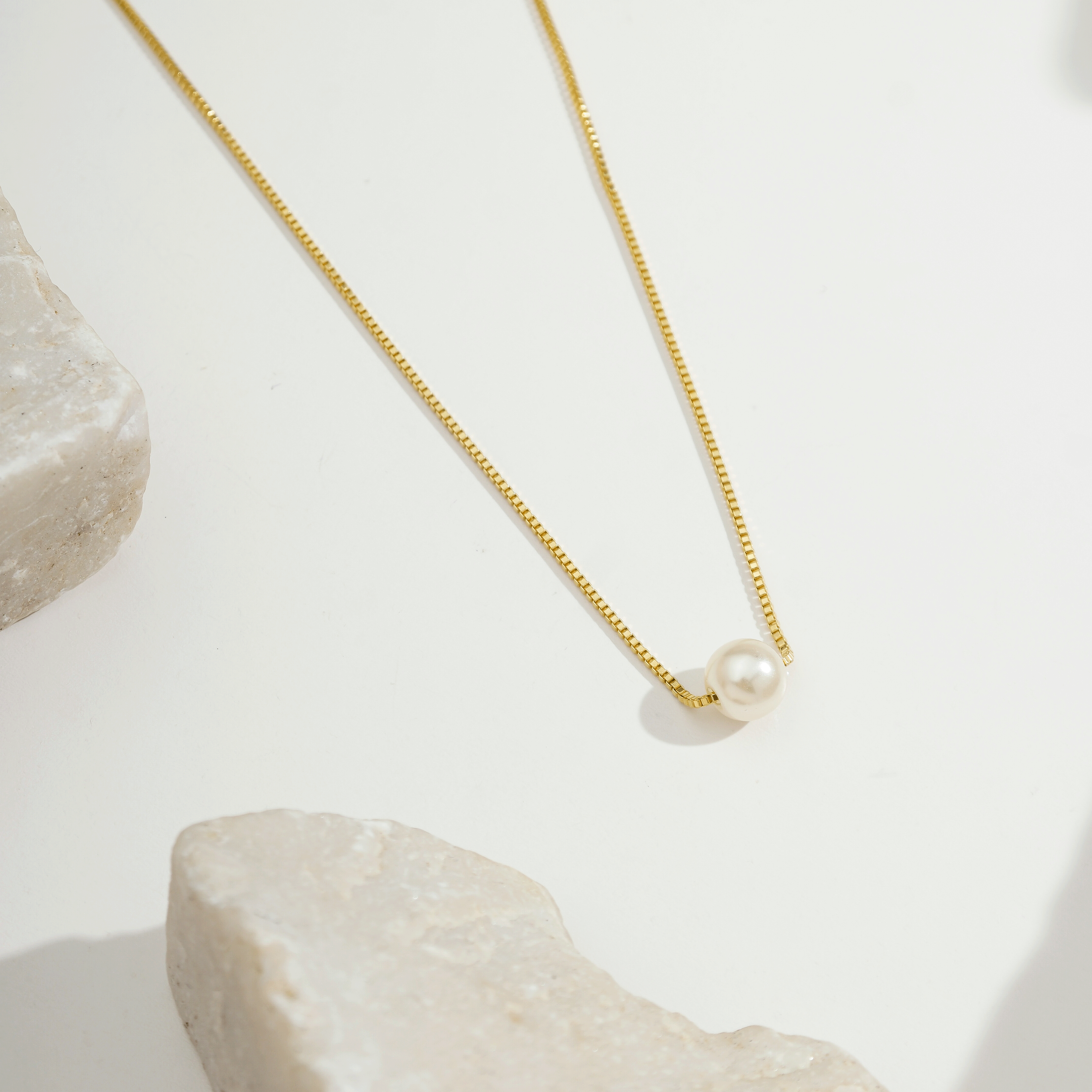 Crestata Medium Pearl Necklace | Gold