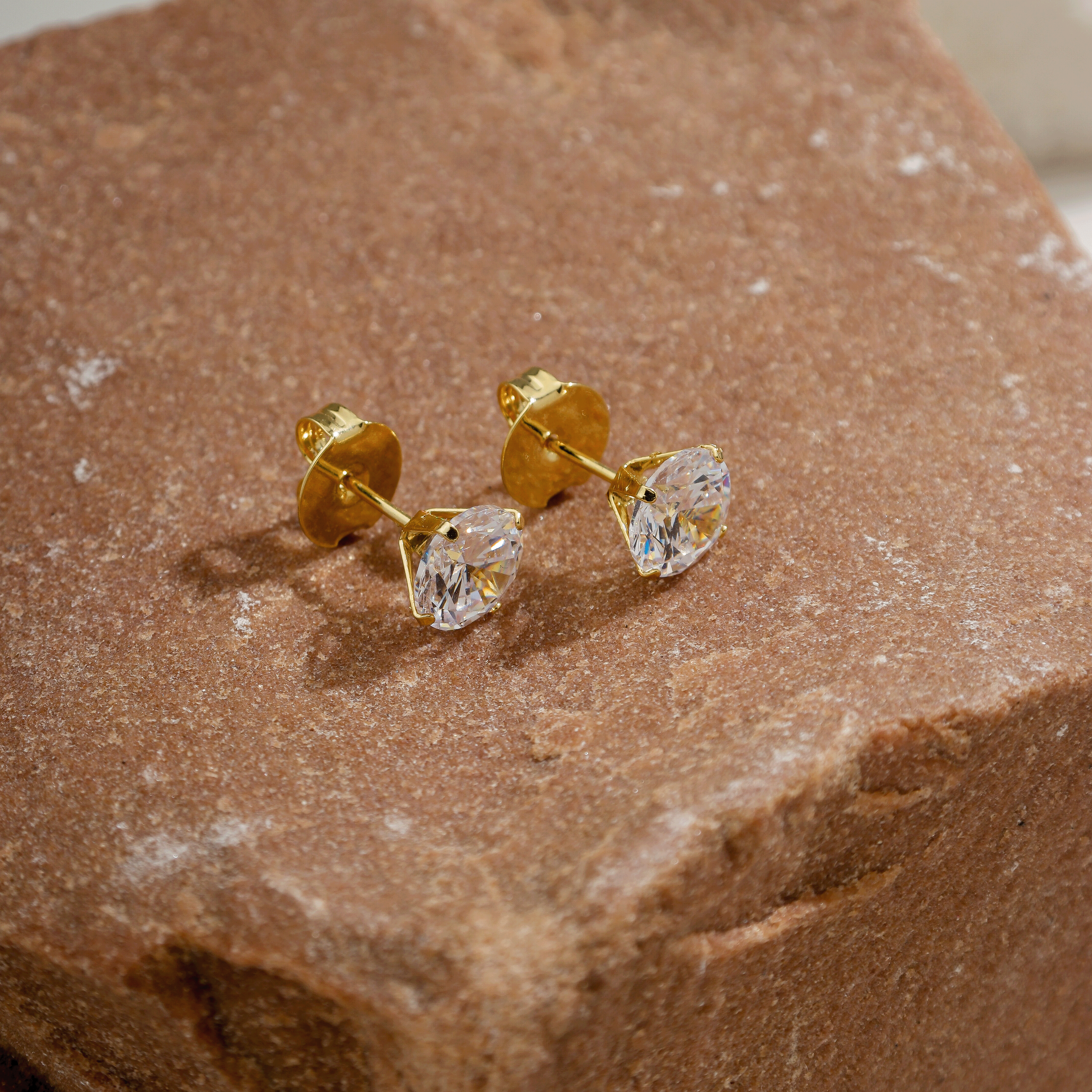Lori Zirconia Stud Earrings - 8mm | Gold