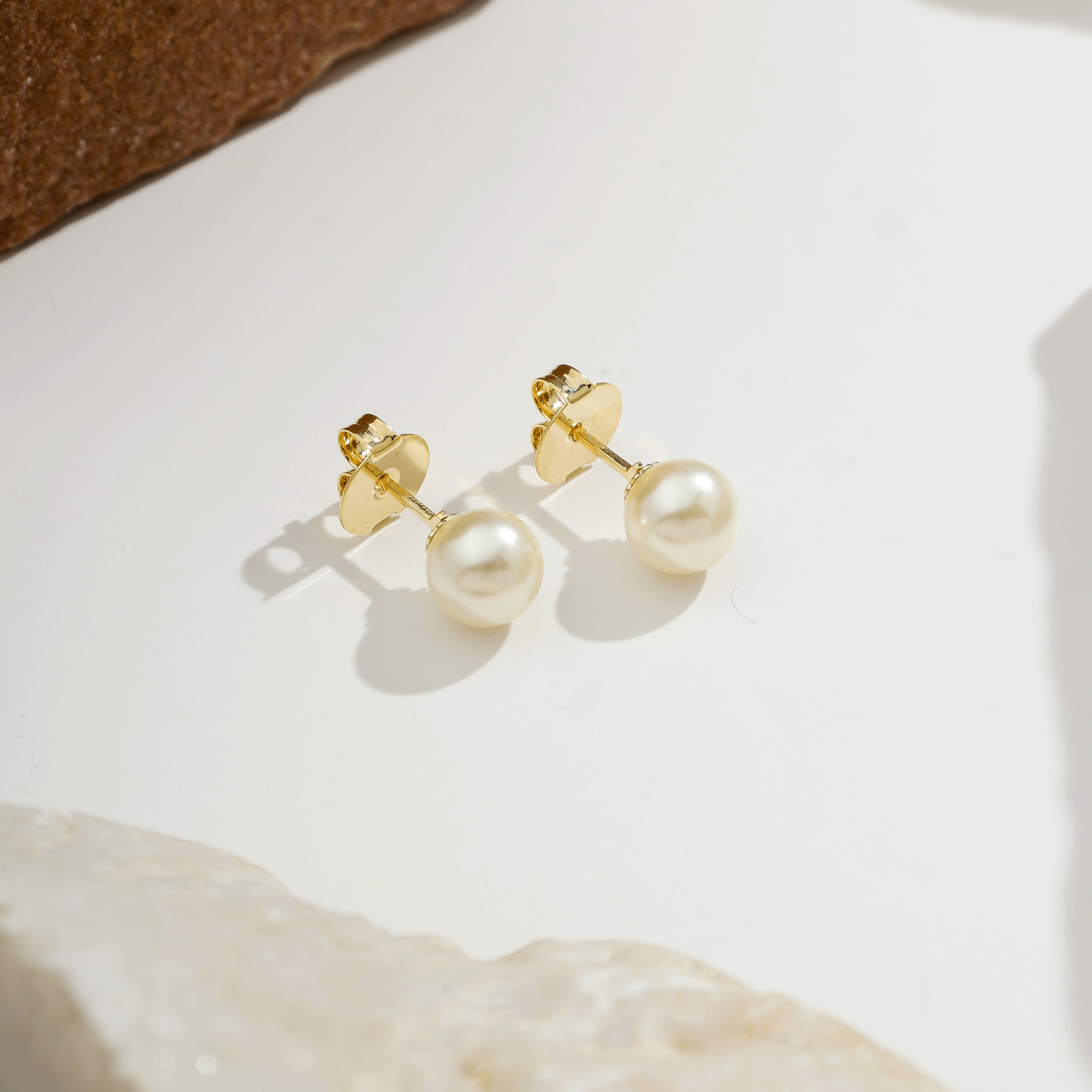 Merlo Round Freshwater Pearl Earrings - Large | Gold