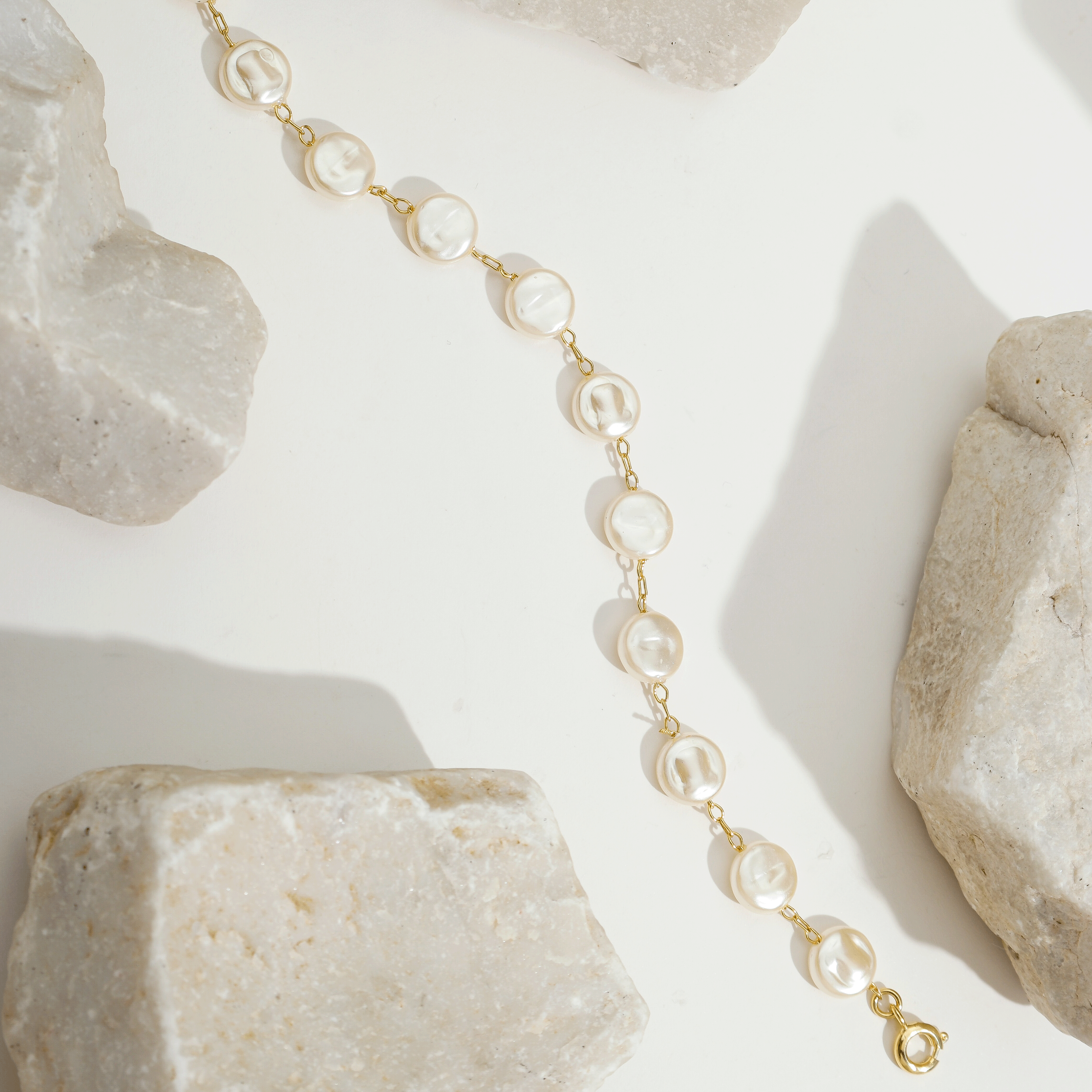 Zuzzurella Freshwater Pearl Bracelet | Gold