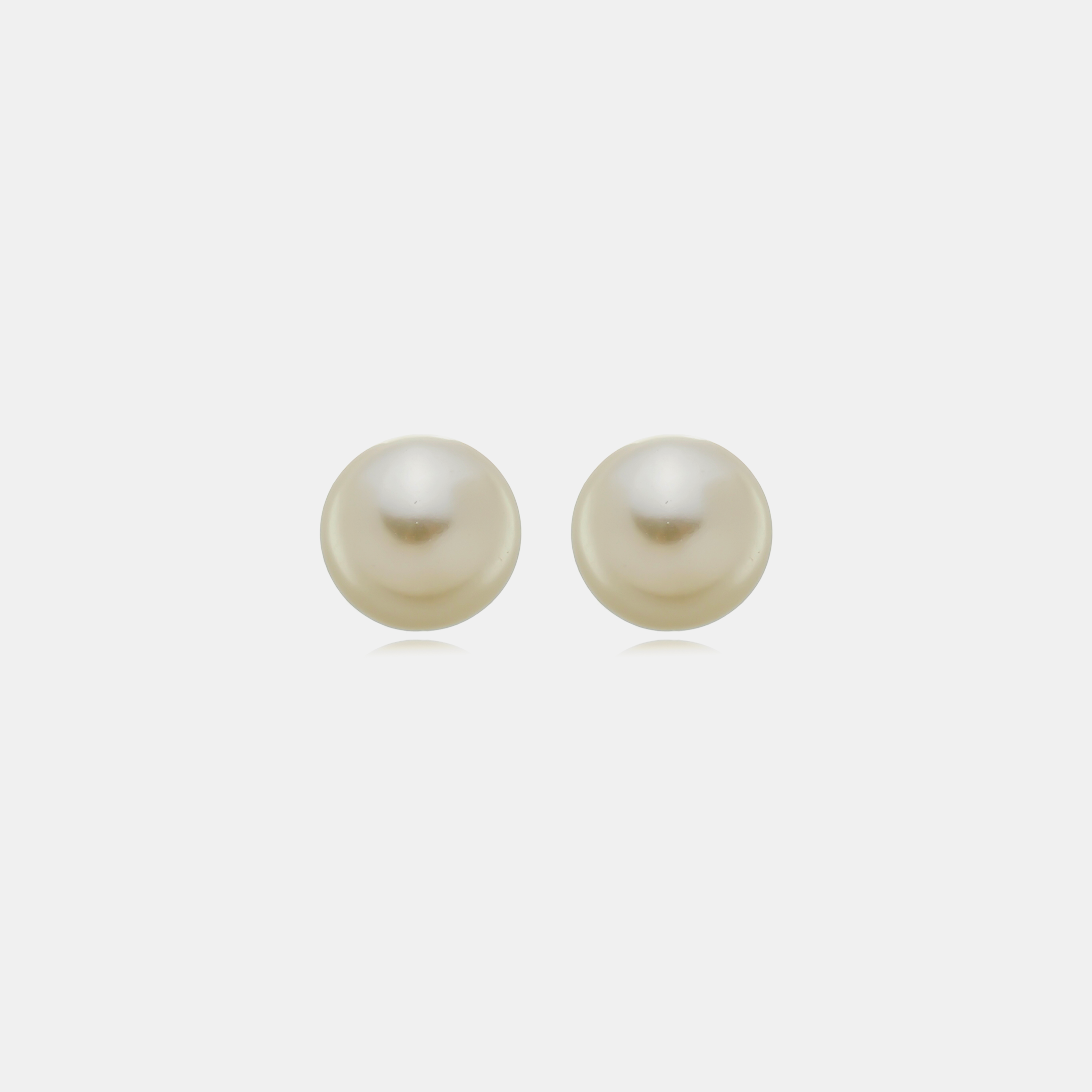 Merlo Round Freshwater Pearl Earrings - Large | Gold